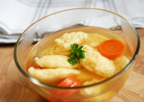 Húsleves / Fleischsuppe