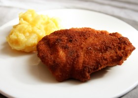 Rántott hús / paniertes Schnitzel